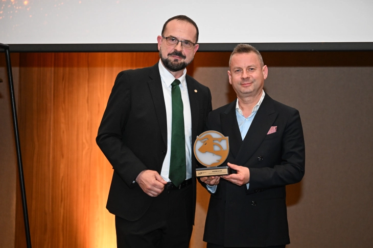 „Алкалоид“ одликуван со плакета за најдолго котирано акционерско друштво на Македонската берза