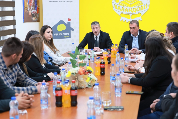 Перински на средба со градоначалниците на Валандово и Неготино,  во фокусот мерки за подобрување на финансиската одржливост