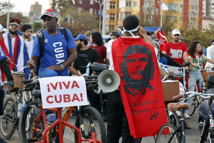 Протест пред Амбасадата на САД во Хавана за укинување на ембаргото за нафта