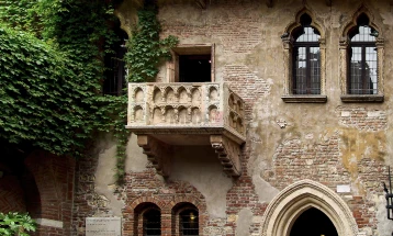 Верона ќе наплаќа 5 - 12 евра за пристап до балконот на Јулија