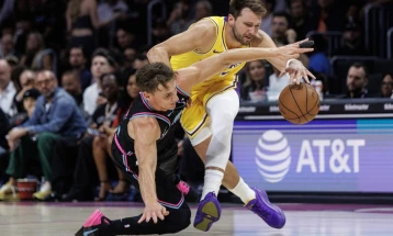 Оклахома го надигра Лос Анџелес Лејкерс, Дончиќ се повреди