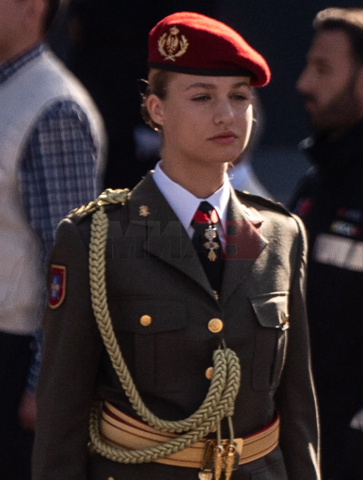 Шпанската престолонаследничка пилотираше со борбен авион