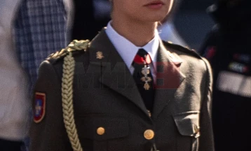 Шпанската престолонаследничка пилотираше со борбен авион