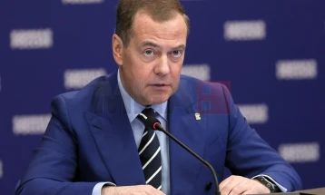 Medvedev: Rusia nuk duhet më të tolerojë idenë e anëtarësimit të Ukrainës në BE