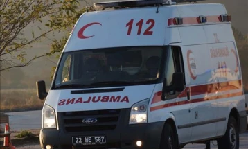 Пет загинати и 14 повредени во автобуска несреча во близина на Анкара