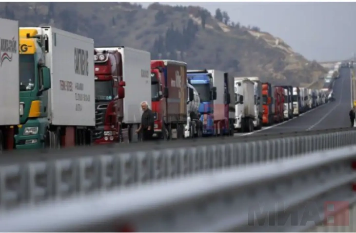 Bisedimet për zgjidhjen e problemit të transportuesve për hyrje dhe dalje nga BE-ja zhvillohen mirë, thotë Nikolloski