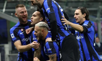 Lautaro Martinez's double helps Inter Milan go nine points clear