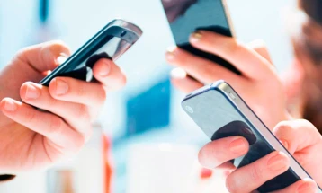 ЕУ почнува преговори за укинување на роаминг трошоците за Западен Балкан