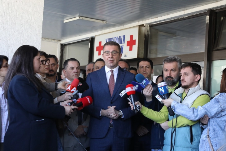 Mickoski: Investojmë në arsim me tridhjetë projekte me vlerë prej një miliardë denarëve