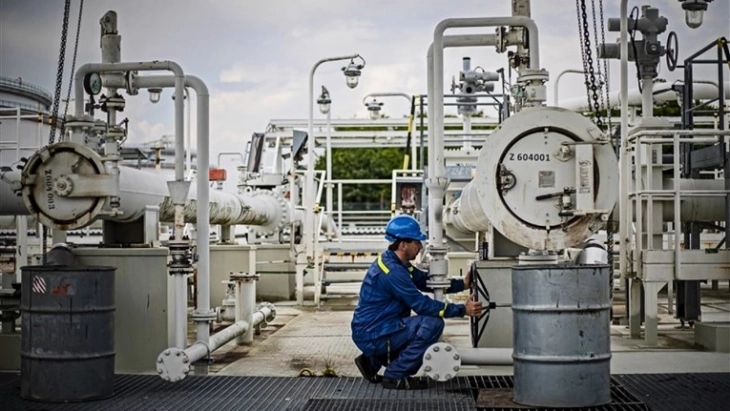 „Фајненшл тајмс“: Украинските напади врз два нафтени терминали ја чинат Русија околу 970 милиони долари