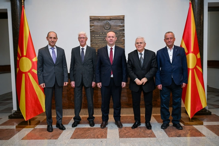 Gashi do të takohet me kryetarët e deritanishëm të Kuvendit