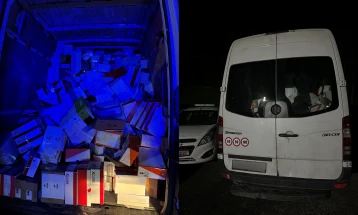 Приведен 22-годишен скопјанец, му нашле производи без документација