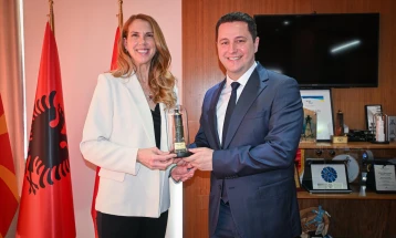 Limani priti u.d. ambasadoren e SHBA-së në Gostivar