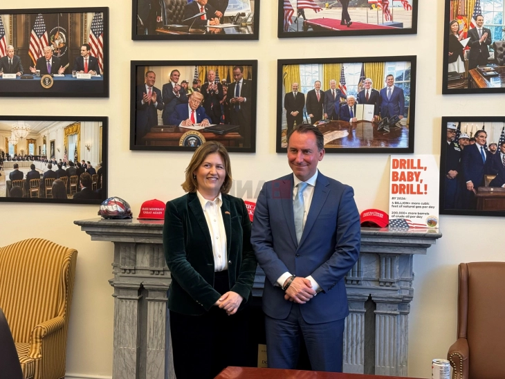 Bashkëpunim energjetik strategjik: Bozhinovska në takim në Shtëpinë e Bardhë me këshilltarin e Trampit dhe funksionar i lartë nga Këshilli Kombëtar për Dominim Energjetik të ShBA-së