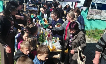 Велигденски базар во Чешиново - Облешево