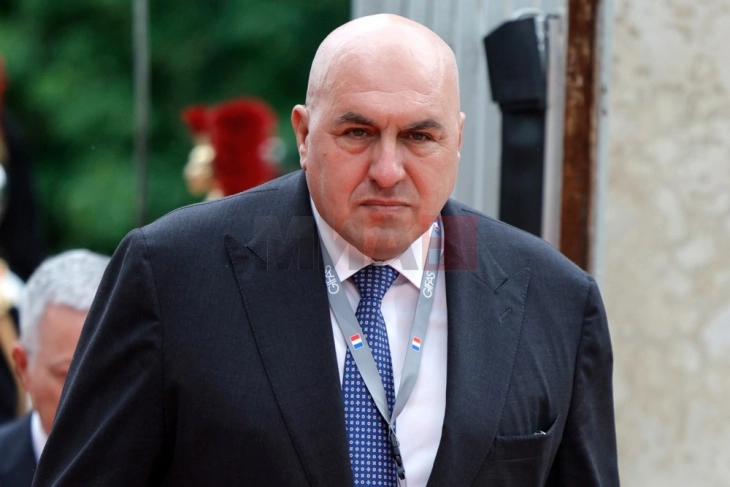 Крозето: Светот е во најтешката криза досега, нуклеарната закана е „лудило“