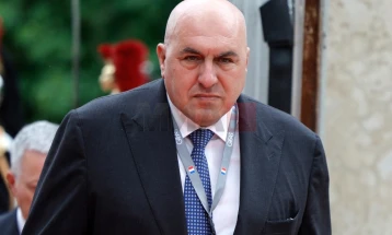 Крозето: Светот е во најтешката криза досега, нуклеарната закана е „лудило“