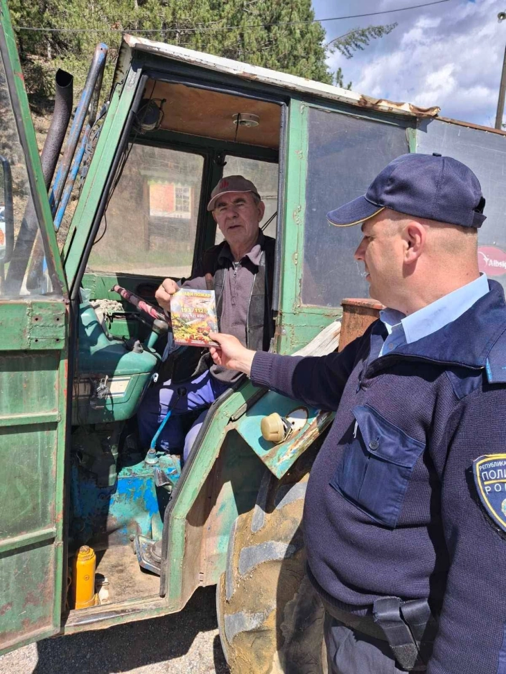 Теренска едукација во Берово за превенција од шумски пожари