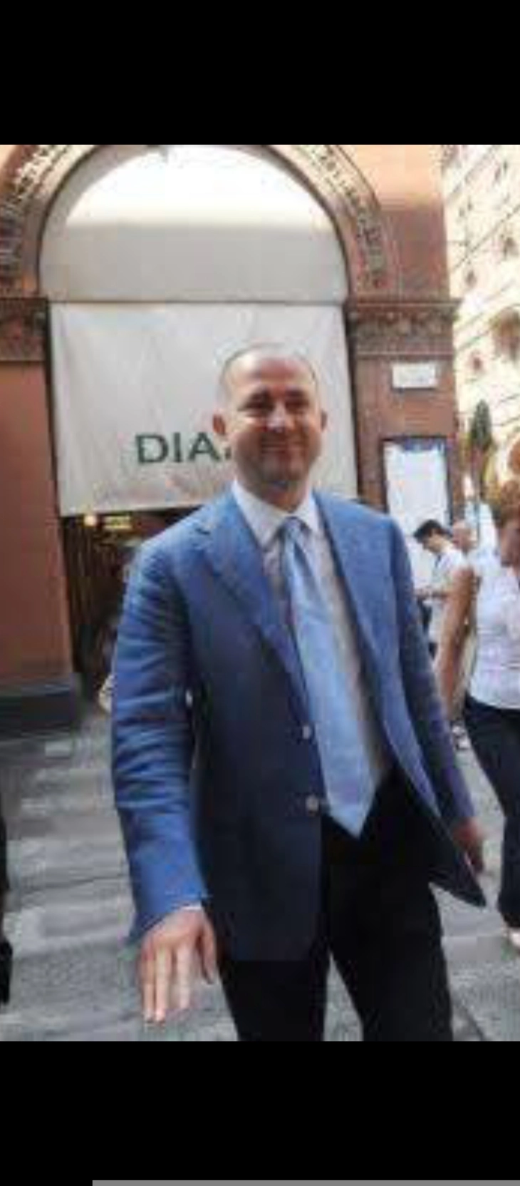 Албанскиот нафтен тајкун Тачи осуден на 11 години затвор за перење пари за Коза Ностра