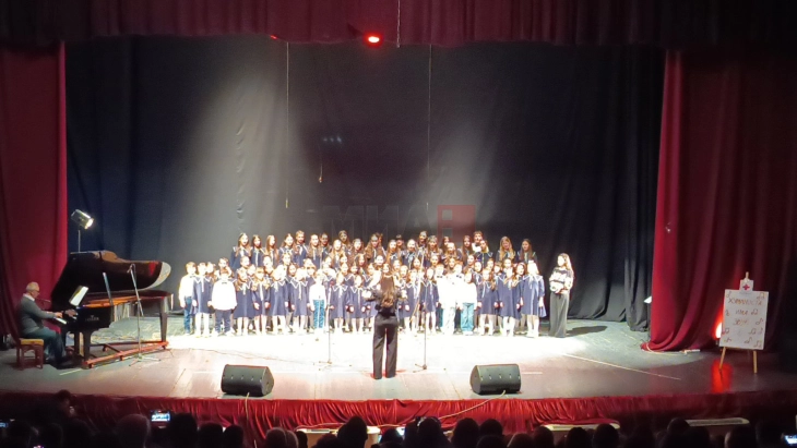 Хуманитарниот Велигденски концерт во Тетово привлече масовна посетеност