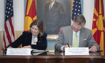 Bozhinovska dhe Landau nënshkruan memorandum për avancimin e sigurisë energjetike - energjia bëhet çelës i partneritetit strategjik me SHBA-në