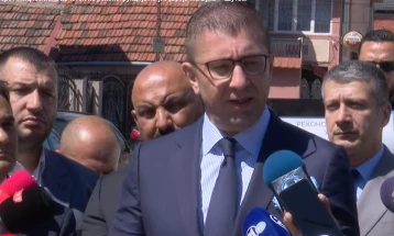 Ligji për përfaqësim të drejtë do ta përmirësojë cilësinë e punës së administratës publike, thotë Mickoski