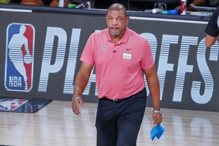 НБА: Тренерот со рекорден број победи Док Риверс најави пензионирање