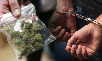 Лишен од слобода турски државјанин во Скопје, пронајдена дрога и компјутери преку кои организирал он лајн игри на среќа