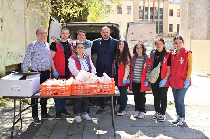 Ѓорѓиевски: Величетврток е ден за хуманост, поделени над 300 оброци