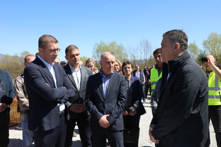 Хоџа: Заштитата на животната средина значи и инвестиции во инфраструктура во помалите места, 91 милион денари за канализациона мрежа во Враништа