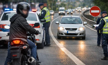 МВР: Лишени од слобода десет возачи за безобѕирно управување возило, возеле без дозвола и под дејство на алкохол, во спротивна насока и со активна забрана