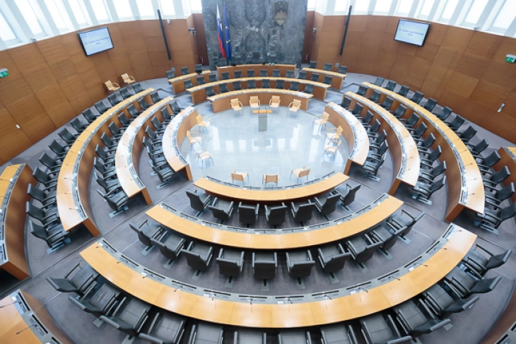 Конститутивна седница на новиот словенечки парламент, најавени предизвици