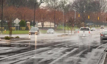 Traffic: Wet roads, no border delays