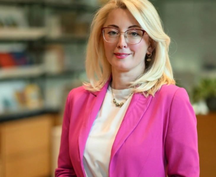 Сајбер-експерт Пендаровска Крстевска за како паметно да ја користиме АИ без да не’ злоупотреби: Прашувајте ги чат ботовите како гостин, со општи форми, скријте си ја локацијата