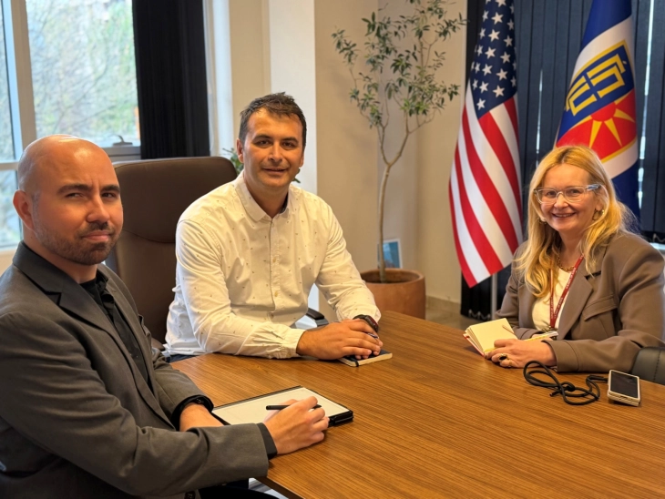 Градоначалникот Стојкоски и претставници на Амбасадата на САД разговараа за воспоставување Американско катче во Домот на културата