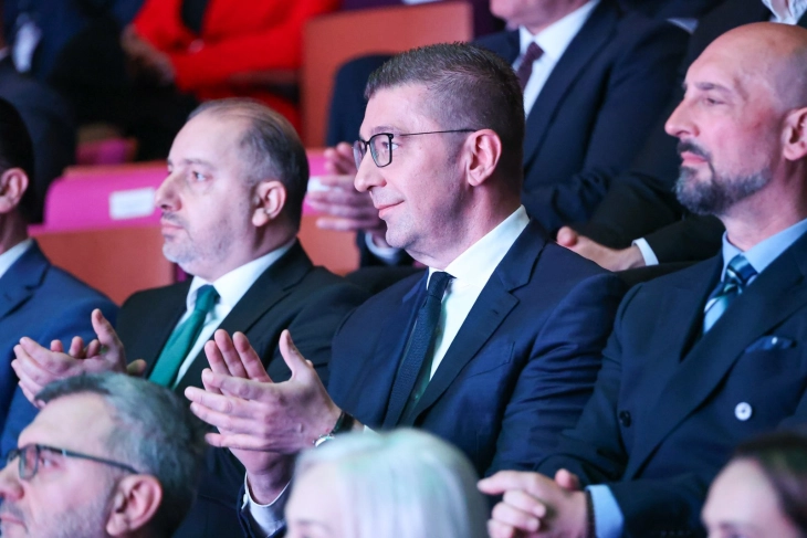 Мицкоски: Задоволен сум од работата на директорот на Царинската управа, историски приходи и петкратно зголемени кривични пријави