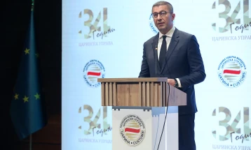 Kryeministri Mickoski paralajmëroi masa të reja për mbrojtje të standardit të qytetarëve dhe ulje të çmimeve të derivateve të naftës