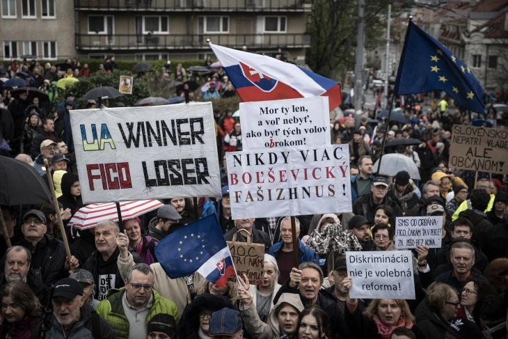 Одржани протести во Словачка против планот за ограничување на гласачкото право на Словаците во странство