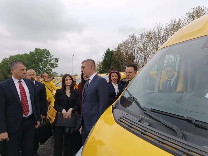 Изјава на премиерот Мицкоски на промоцијата на 100 нови возила за АД „Пошта на Северна Македонија“ (во живо)