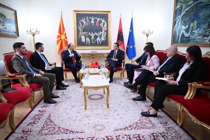 Гаши од Тирана: Реални можности дома се клучот за спречување на миграцијата