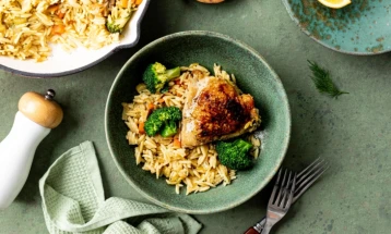 Mish pule i pjekur me oriz