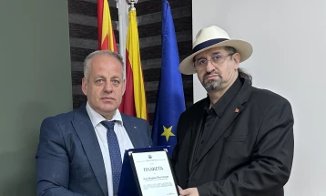 Институционалната соработка како двигател на културната дипломатија, средба на директорот на македонскиот КИЦ во Софија со градоначалникот на Македонски Брод