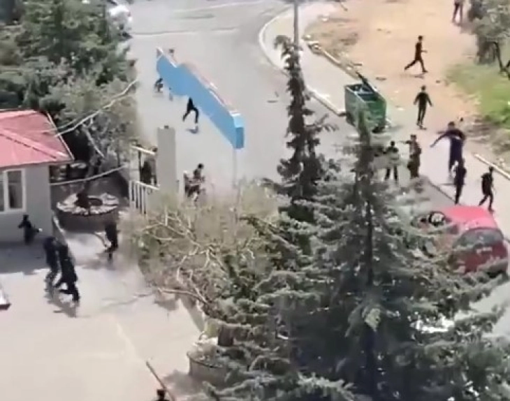 Турција: Осмоодделенецот кој уби четири лица и рани 20 во училиште е мртов, приведен неговиот татко