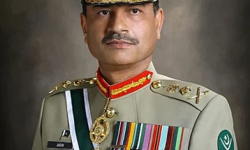 Началникот на пакистанската армија, фелдмаршал Мунир, допатува во Техеран за надминување на кризата меѓу Иран и САД