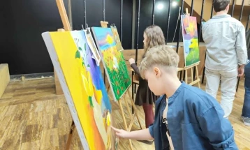 Талентирани основци и средношколци од Гостивар го одбележаа Светскиот ден на уметноста