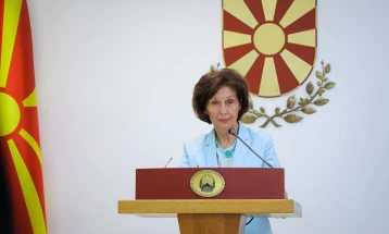 Сиљановска-Давкова ќе учествува на Дипломатскиот форум во Анталија, денеска во Истанбул ќе има средба со Ердоган