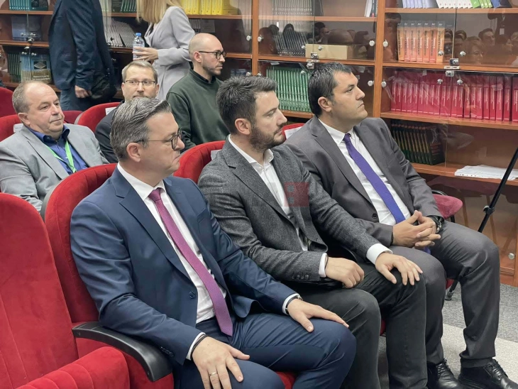 Трипуновски: Министерствата за земјоделство и економија утре ќе имаат заеднички состанок со увозниците на вештачки ѓубрива за носење конкретни мерки