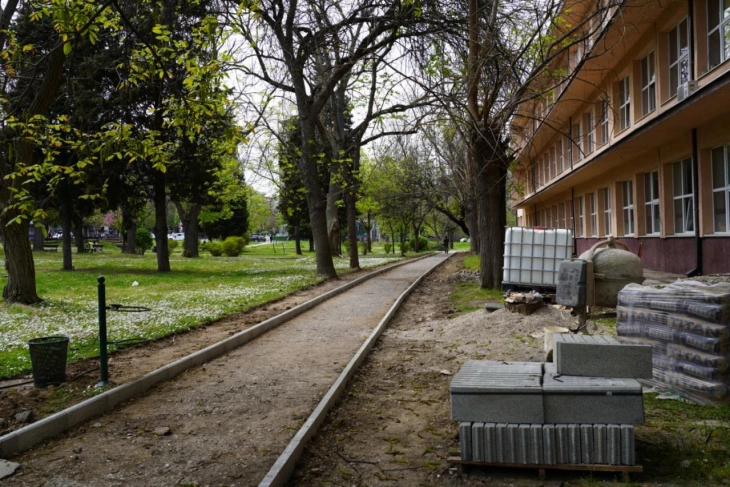 Во двете велешки средни училишта во тек се повеќе градежни зафати