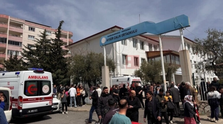 Numri i të vrarëve nga të shtënat në një shkollë në Turqi është rritur në dhjetë