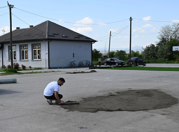 Реконструкција на повеќенаменското игралиште во Мралино